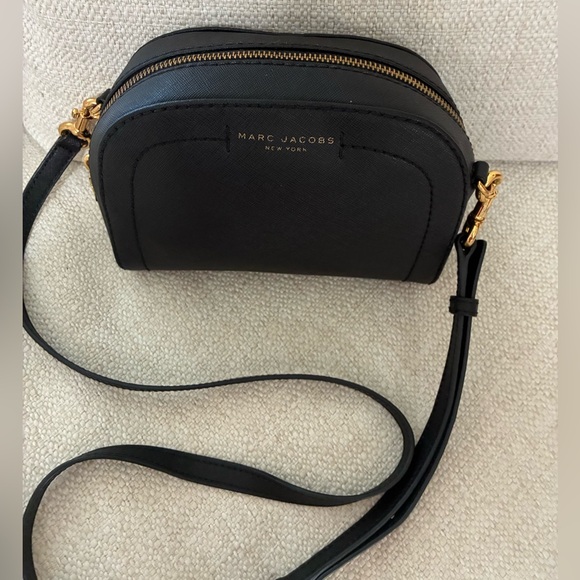 Marc Jacobs EUC Black Leather Playback Dome Crossbody Bag w/Gold Hardware